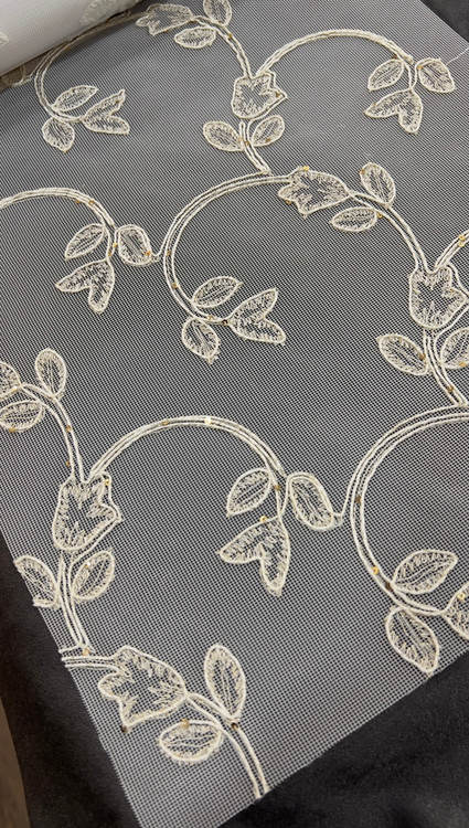 پرده شید طرح دار کرم