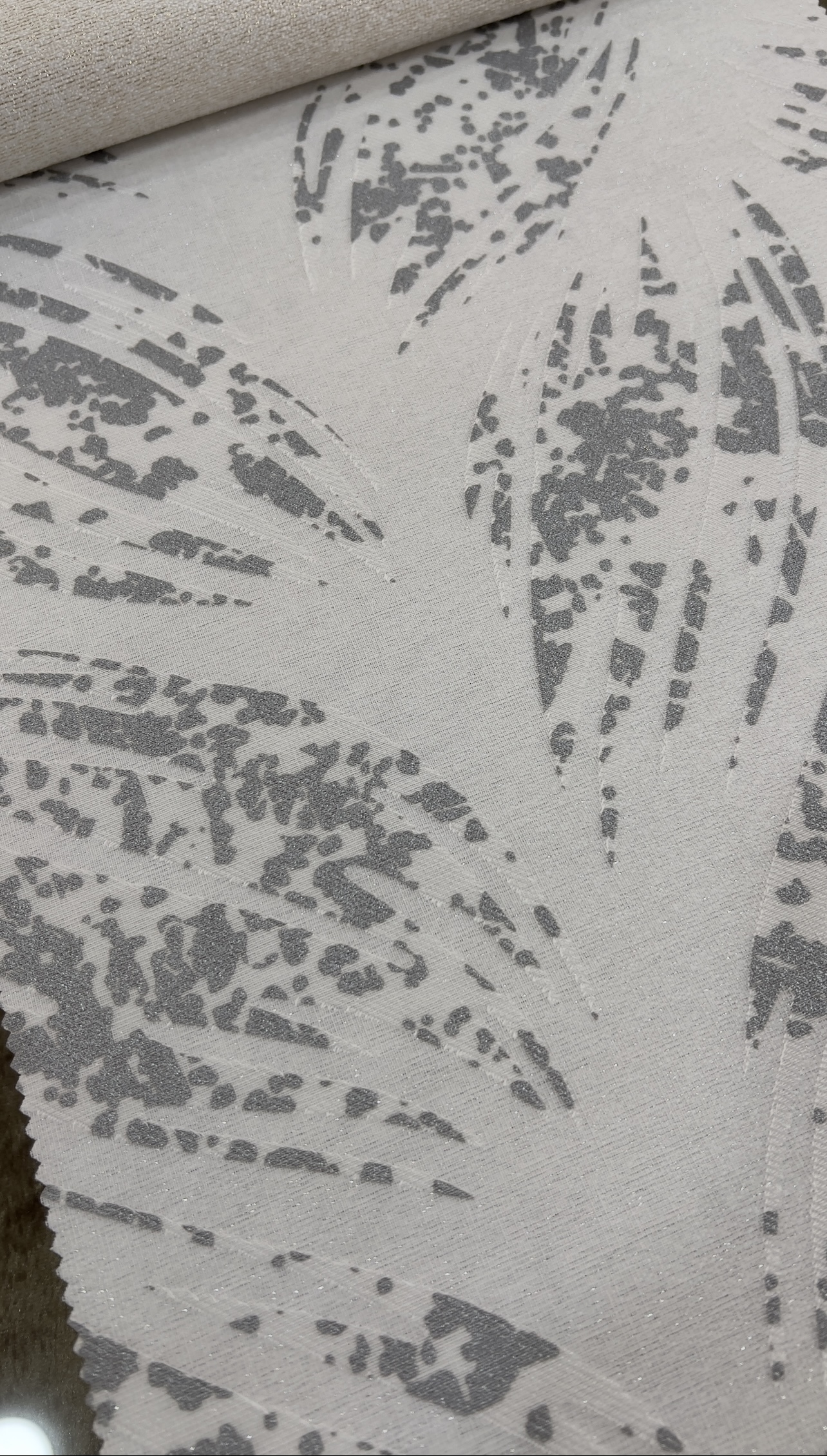 پرده شید مدل شب و روز رنگ طوسی