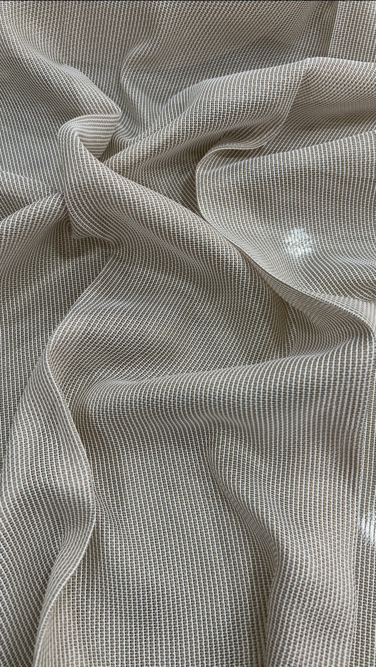 پرده تور چهار خانه ریز شکلاتی