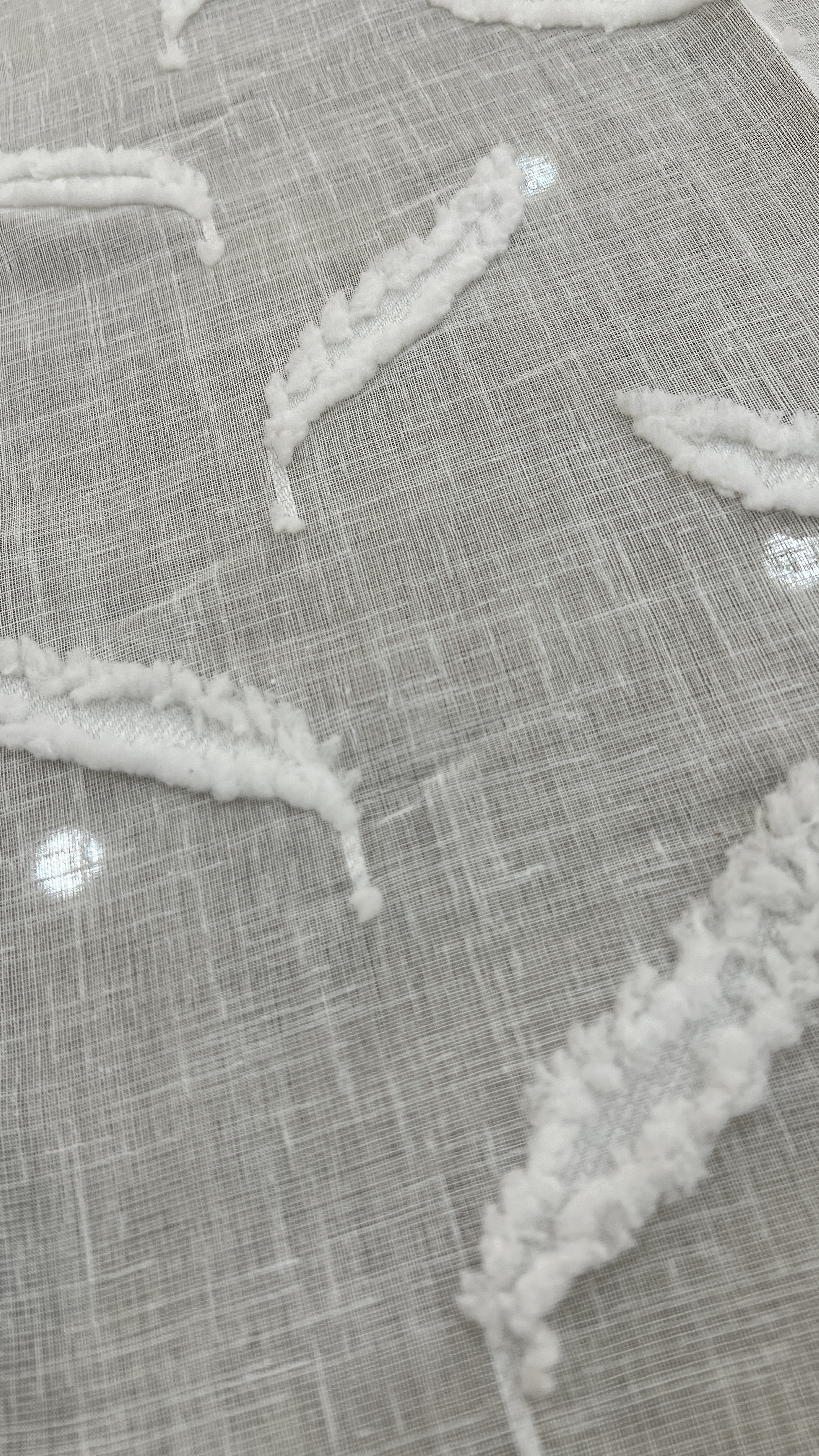 پرده کتان برجسته کرم